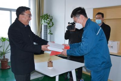 山东省潍坊市人大常委会副主任范福生莅临山东bevictor伟德官网药业指导慰问