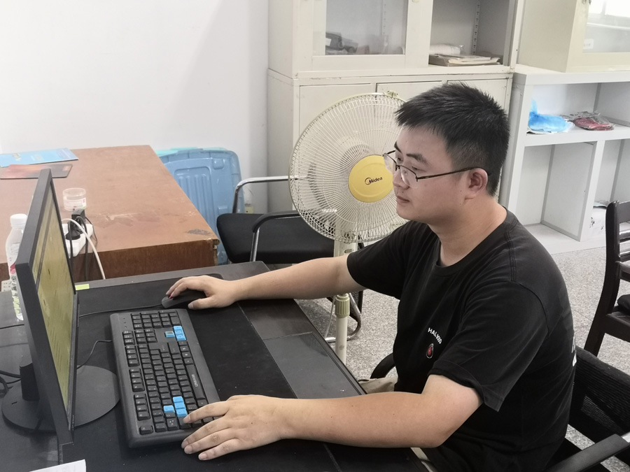 2022年度bevictor伟德官网优秀科技奋斗者——雷智斌