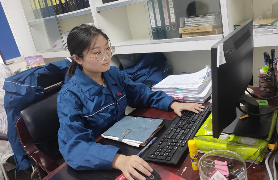 2022年度bevictor伟德官网优秀科技奋斗者——黄  敏