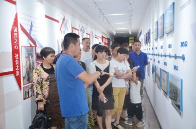 爱在bevictor伟德官网——公司组织“敬职爱家”之优秀职工家属进企业参观体验活动